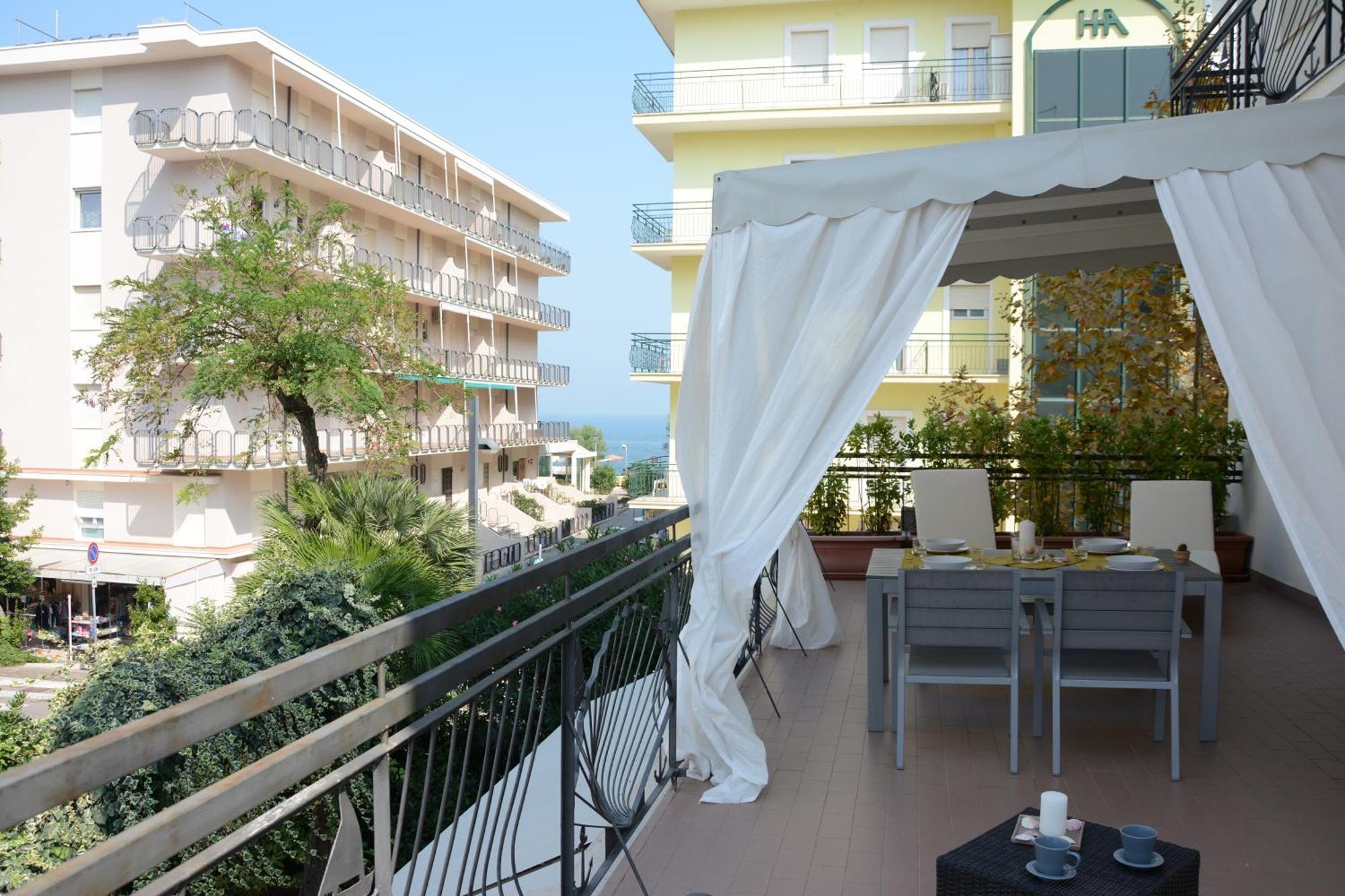 Graziella Residence Appartamenti Gabicce Mare Luaran gambar